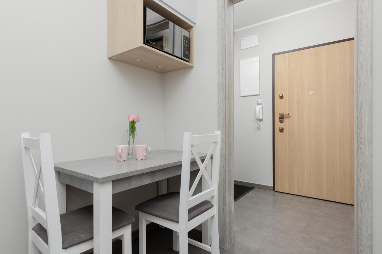 Modern One Bedroom Apartment With Parking In Lodz By Renters Prestige Exteriér fotografie